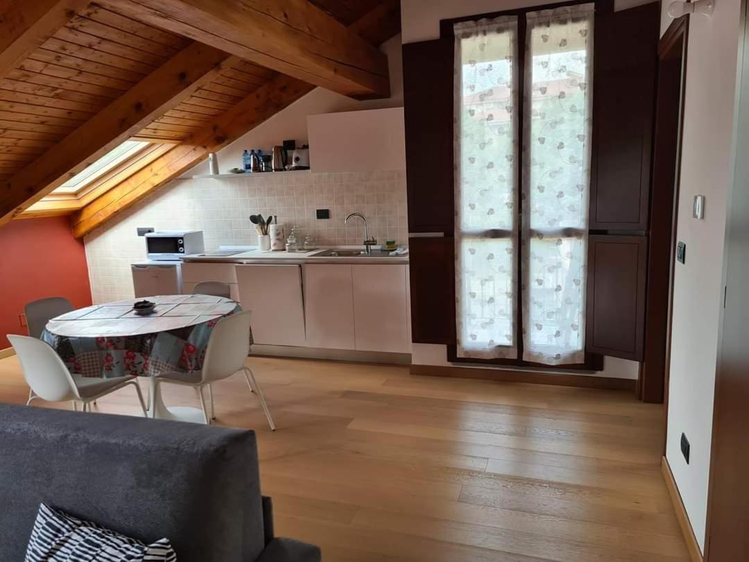 Appartamento Residenza Lavinia Monforte dʼAlba Dış mekan fotoğraf